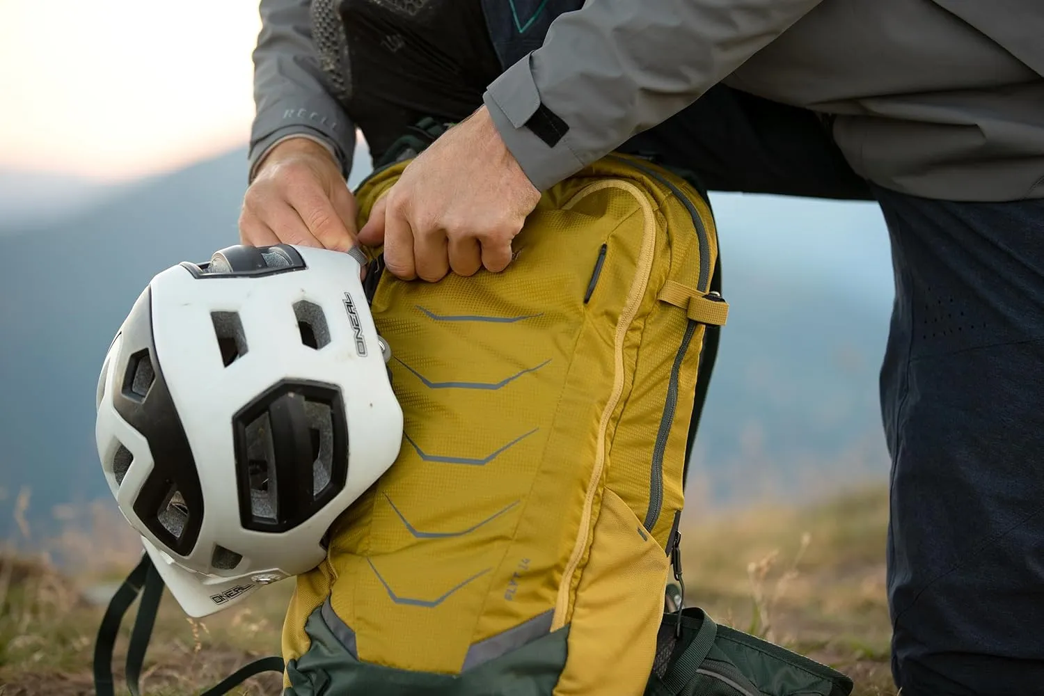 Deuter Flyt 14 Mountain Biking Backpack