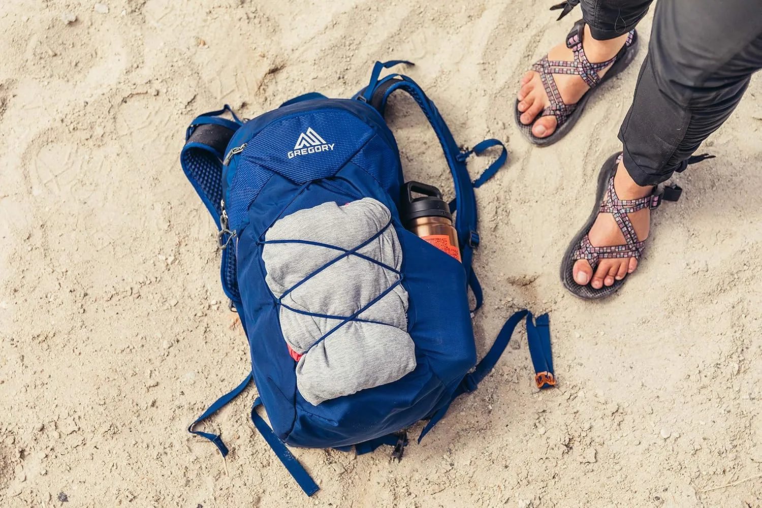 Gregory Arrio 22L Unisex Day Hiking Backpack with Ventilated Backpanel and Built-in Hydration Attachment (Reservoir Not Included), One Size Fits All, Empire Blue