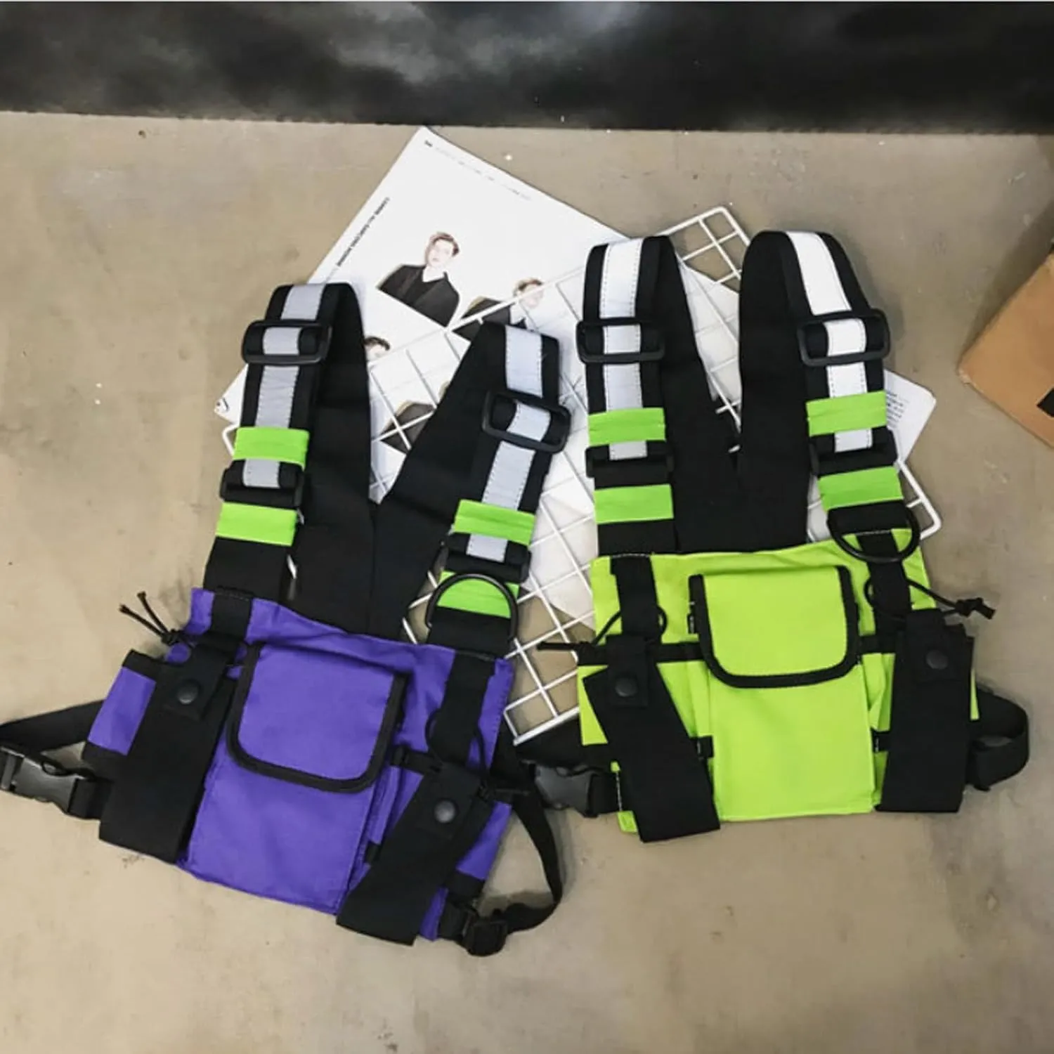 Maizoon Multi Pocket Chest Bag Two-Way Radio Walkie Talkie Hands-Free Pack with Phone Holder Hip Hop Street Adjustable Shoulder Strap Vest Suitable for Outdoor Sports Cycling and Hiking Green