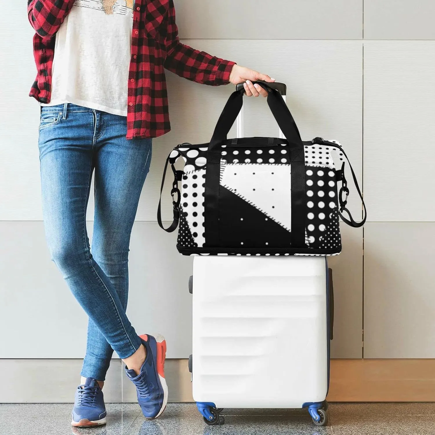 Oyihfvs Patchwork Polka Dot Black White Foldable Travel Bag, Camping Luggage bag, Portable Gym Bag, Sports Bag, Toiletry Bag with Handles Adjustable Shoulder Strap