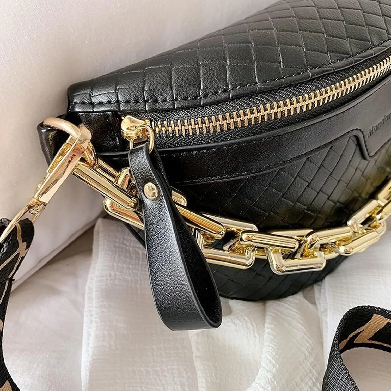 Thick Chain Women's Fanny Pack Plaid leather Waist Bag Shoulder Crossbody Chest Bags Luxury Designer Handbags Female Belt Bag (Black)