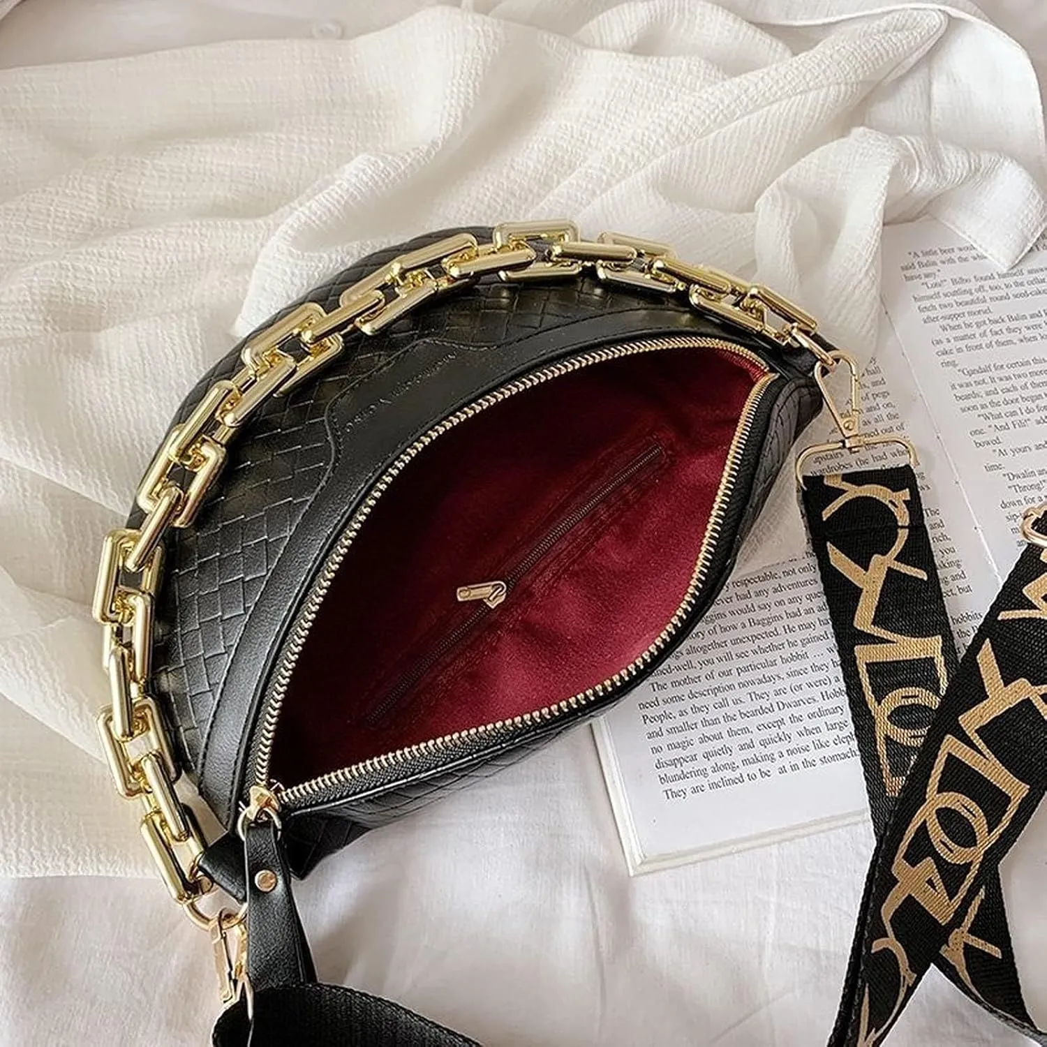 Thick Chain Women's Fanny Pack Plaid leather Waist Bag Shoulder Crossbody Chest Bags Luxury Designer Handbags Female Belt Bag (Black)
