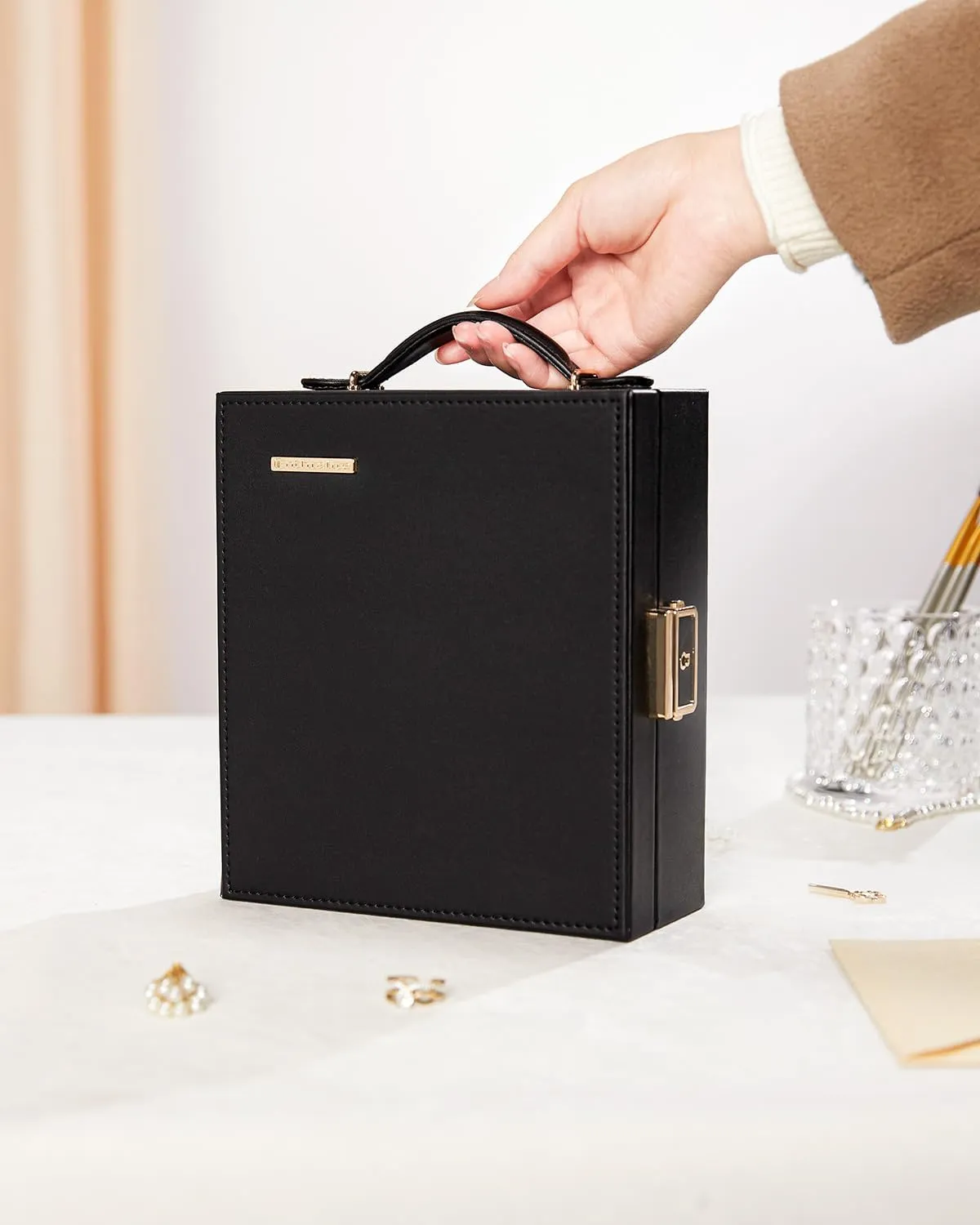 Travel Jewelry Case|Travel essentials for vacation|Portable Jewelry Box with Mirror|PU Leather Small Jewelry Organizer for Rings, Earrings, Necklaces, Bracelets (Black)