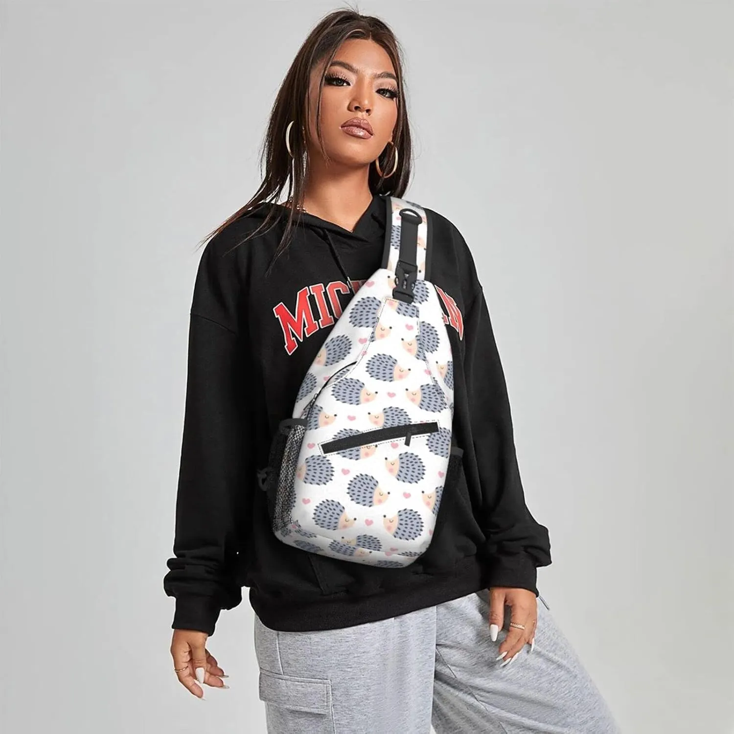 Women Cute Hedgehog Hearts Crossbody Sling Backpack for Men Chest Bag Shoulder Bag Lightweight One Strap Backpack Travel Outdoor Daypack
