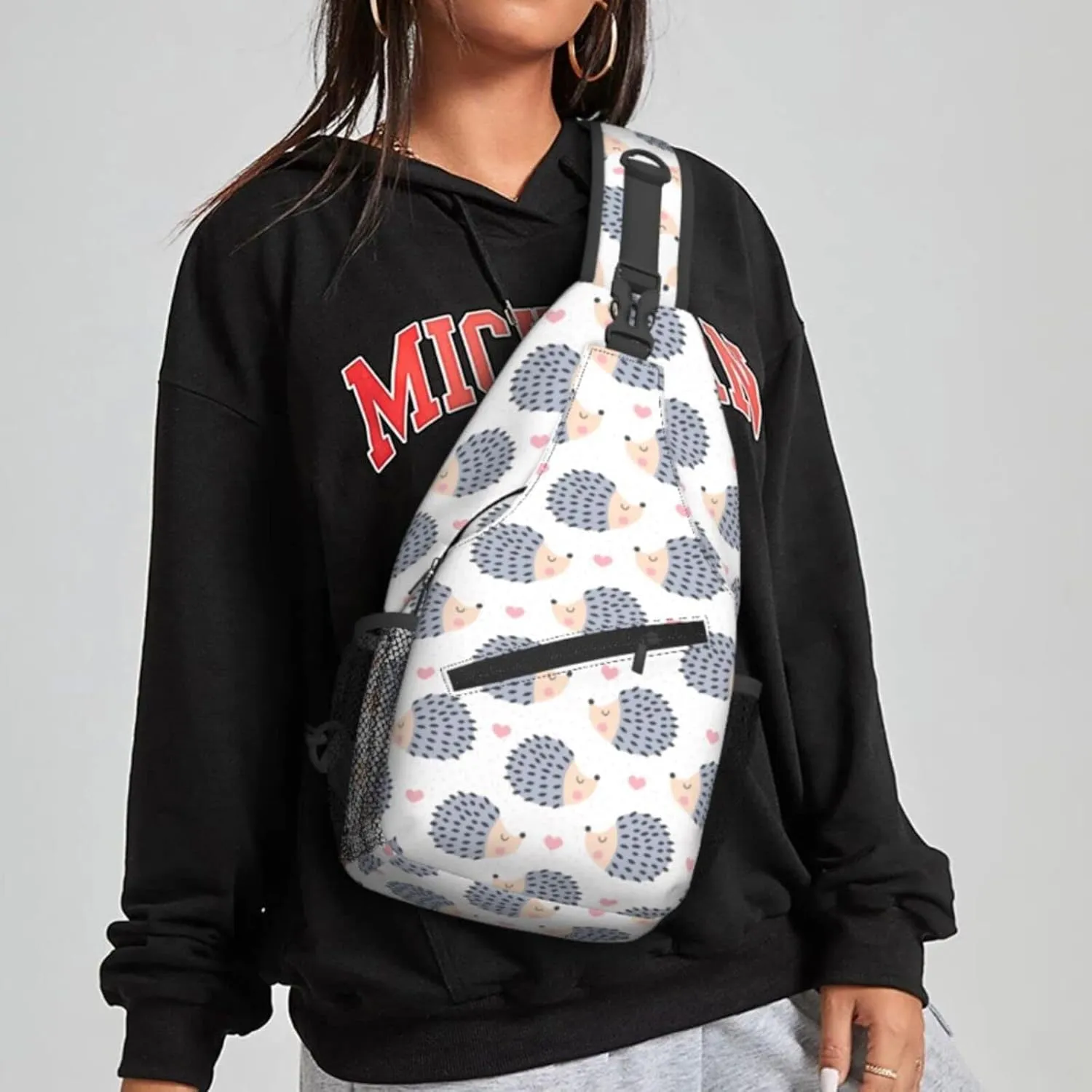 Women Cute Hedgehog Hearts Crossbody Sling Backpack for Men Chest Bag Shoulder Bag Lightweight One Strap Backpack Travel Outdoor Daypack