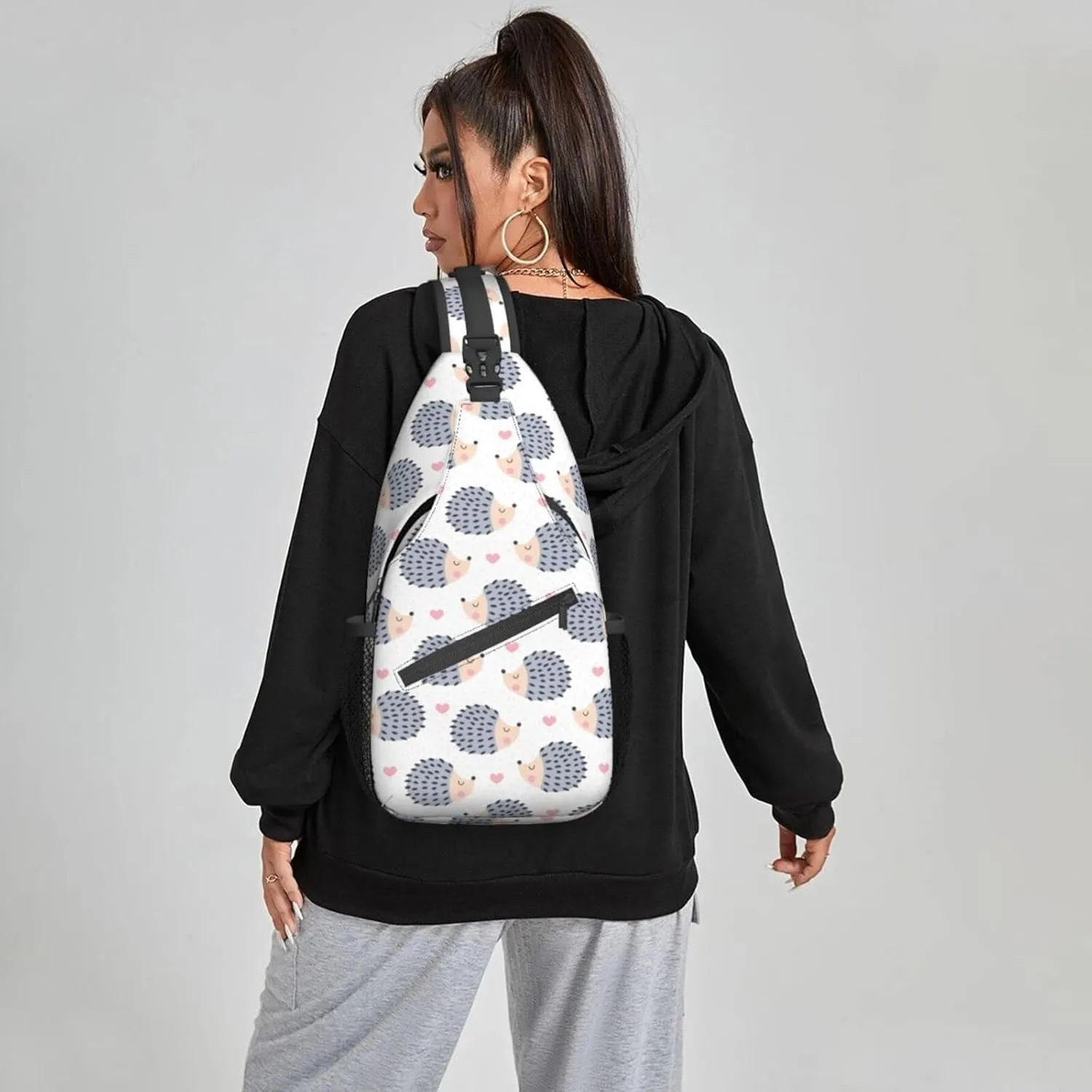 Women Cute Hedgehog Hearts Crossbody Sling Backpack for Men Chest Bag Shoulder Bag Lightweight One Strap Backpack Travel Outdoor Daypack